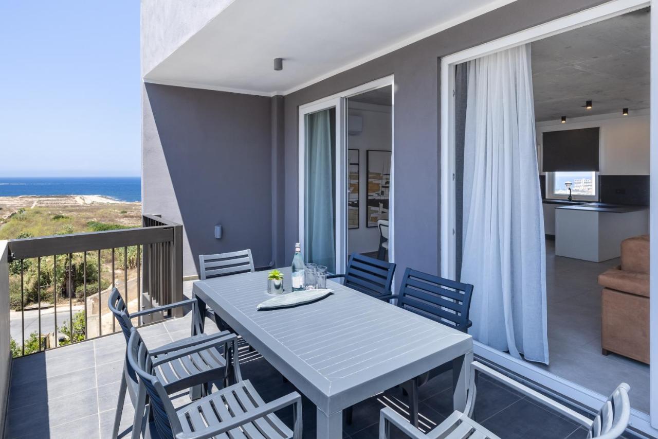 Seaside Luxury In St Julians Pembroke